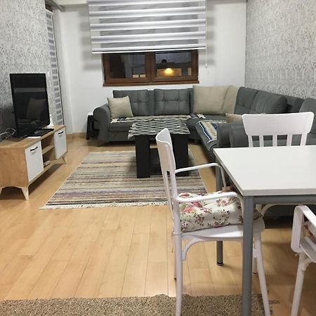 Two Rooms And Kitchen, Bathroom With Balcony Apartment Скоп'є Екстер'єр фото
