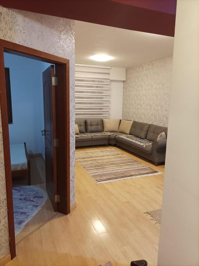 Two Rooms And Kitchen, Bathroom With Balcony Apartment Скоп'є Екстер'єр фото
