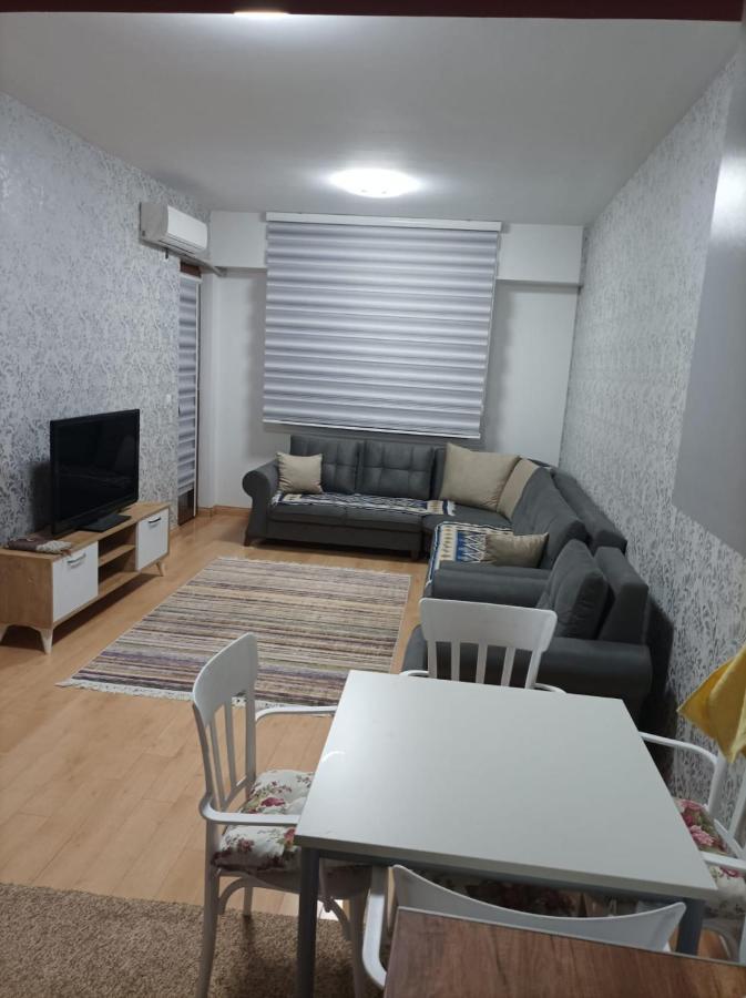 Two Rooms And Kitchen, Bathroom With Balcony Apartment Скоп'є Екстер'єр фото