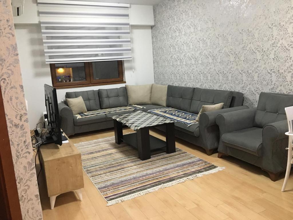 Two Rooms And Kitchen, Bathroom With Balcony Apartment Скоп'є Екстер'єр фото