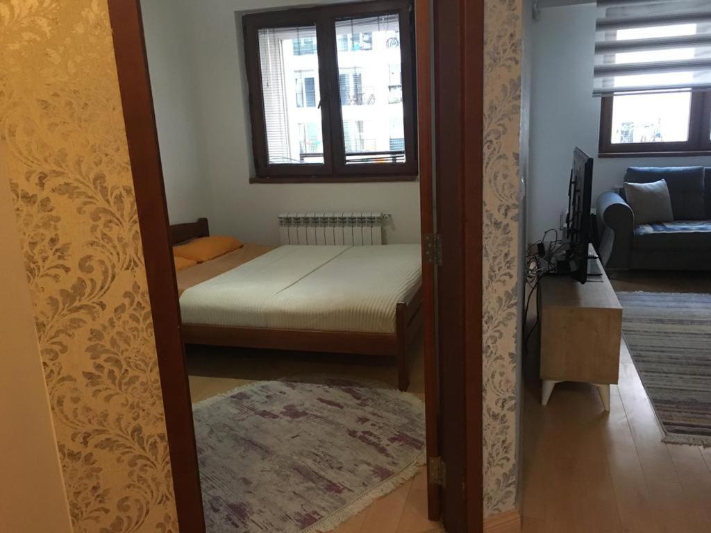 Two Rooms And Kitchen, Bathroom With Balcony Apartment Скоп'є Екстер'єр фото