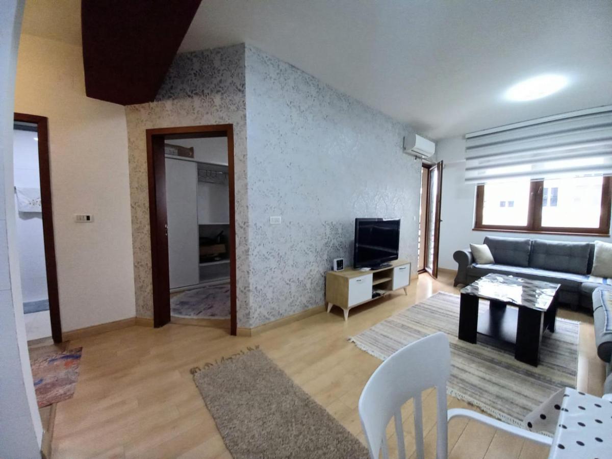 Two Rooms And Kitchen, Bathroom With Balcony Apartment Скоп'є Екстер'єр фото