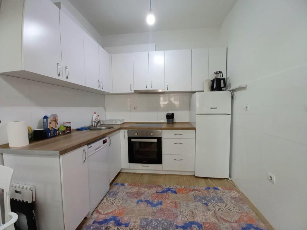 Two Rooms And Kitchen, Bathroom With Balcony Apartment Скоп'є Екстер'єр фото