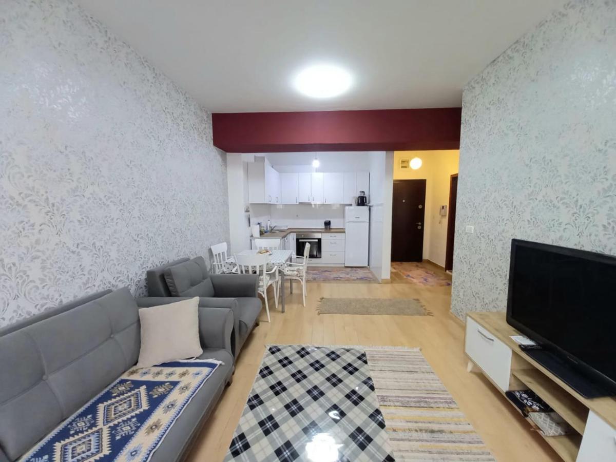 Two Rooms And Kitchen, Bathroom With Balcony Apartment Скоп'є Екстер'єр фото