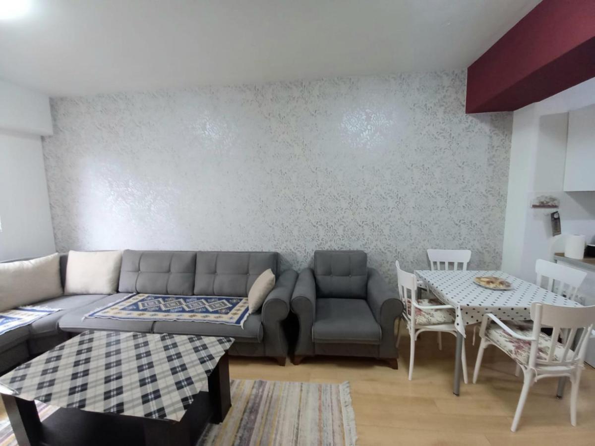 Two Rooms And Kitchen, Bathroom With Balcony Apartment Скоп'є Екстер'єр фото