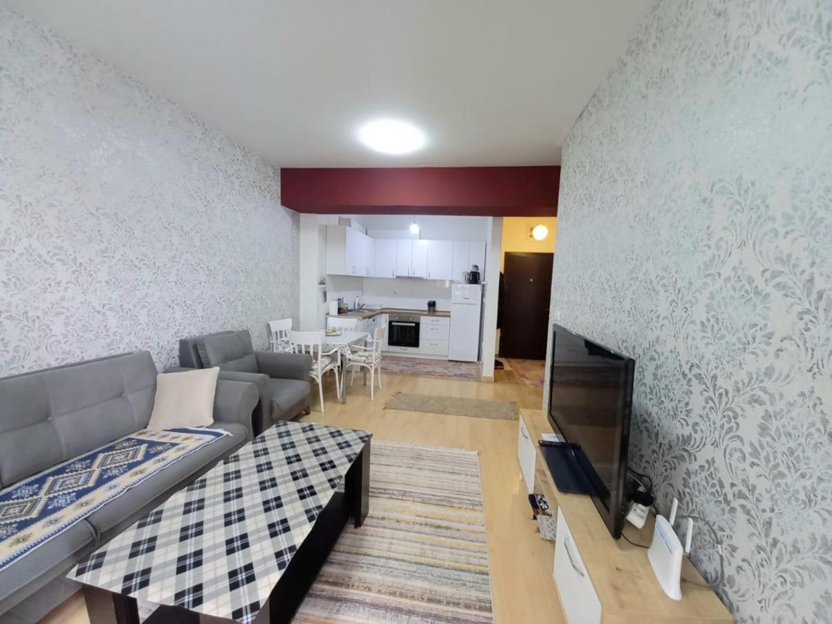 Two Rooms And Kitchen, Bathroom With Balcony Apartment Скоп'є Екстер'єр фото