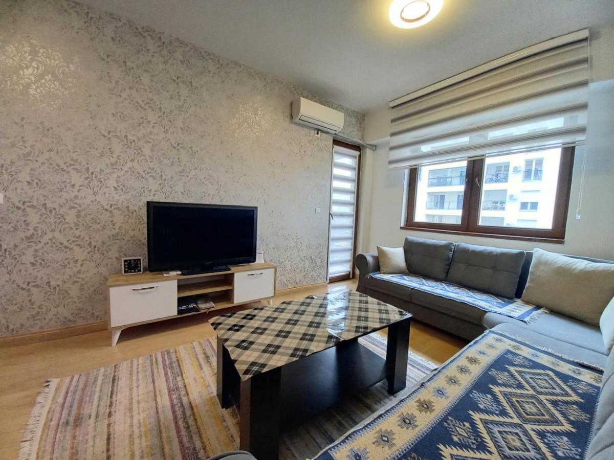 Two Rooms And Kitchen, Bathroom With Balcony Apartment Скоп'є Екстер'єр фото
