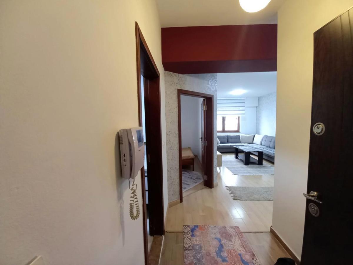 Two Rooms And Kitchen, Bathroom With Balcony Apartment Скоп'є Екстер'єр фото