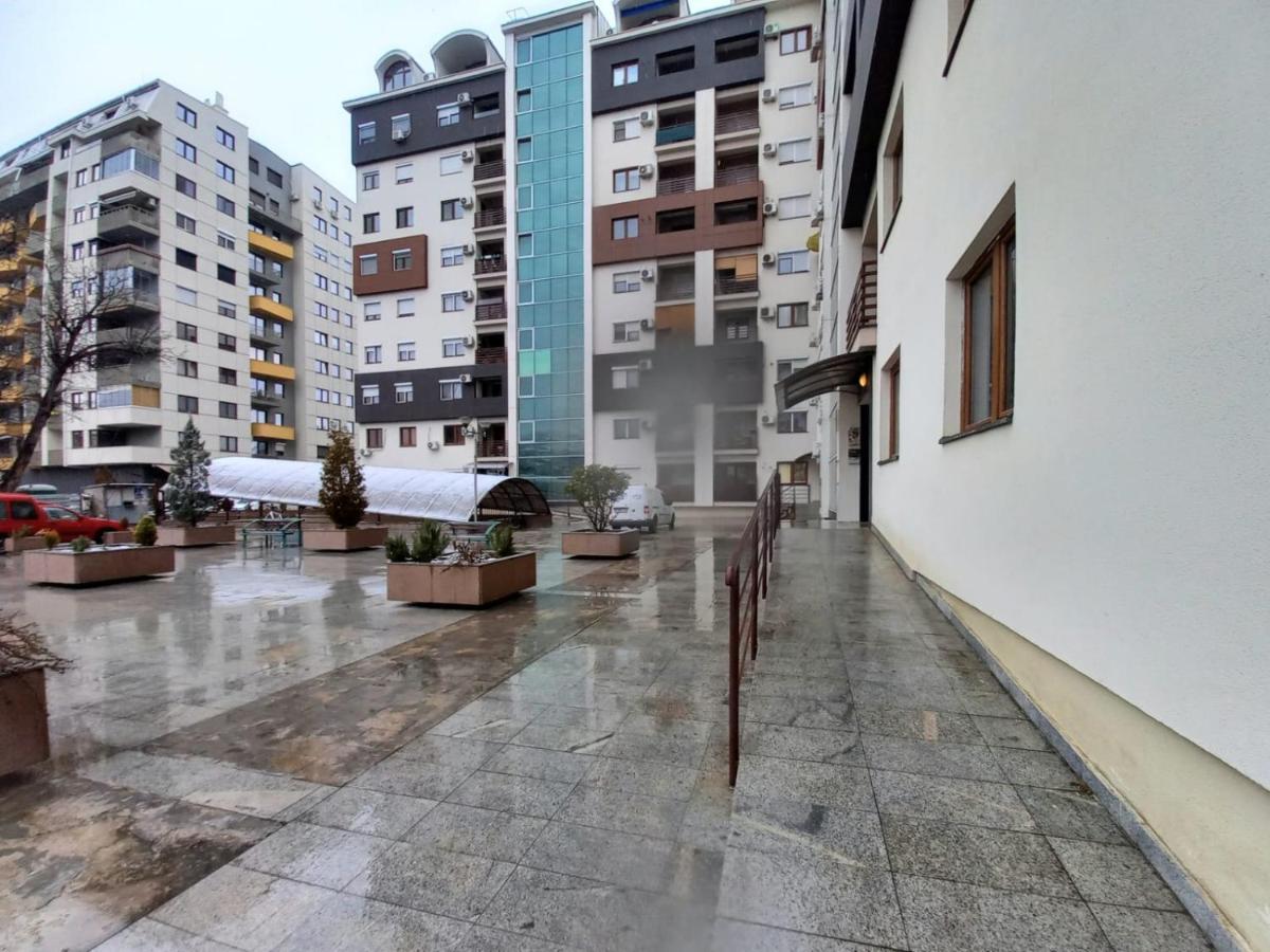 Two Rooms And Kitchen, Bathroom With Balcony Apartment Скоп'є Екстер'єр фото